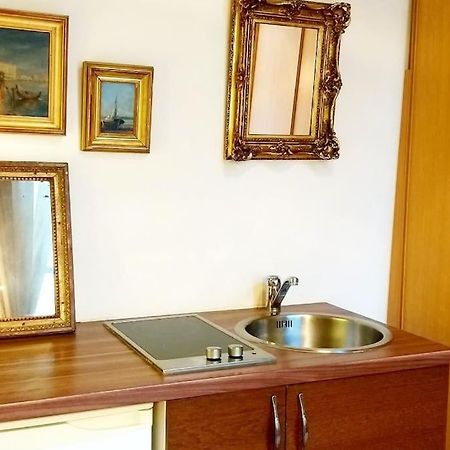 Small Luxurious Room In The Heart Of Saint Germain パリ エクステリア 写真