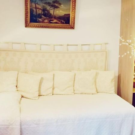 Small Luxurious Room In The Heart Of Saint Germain パリ エクステリア 写真