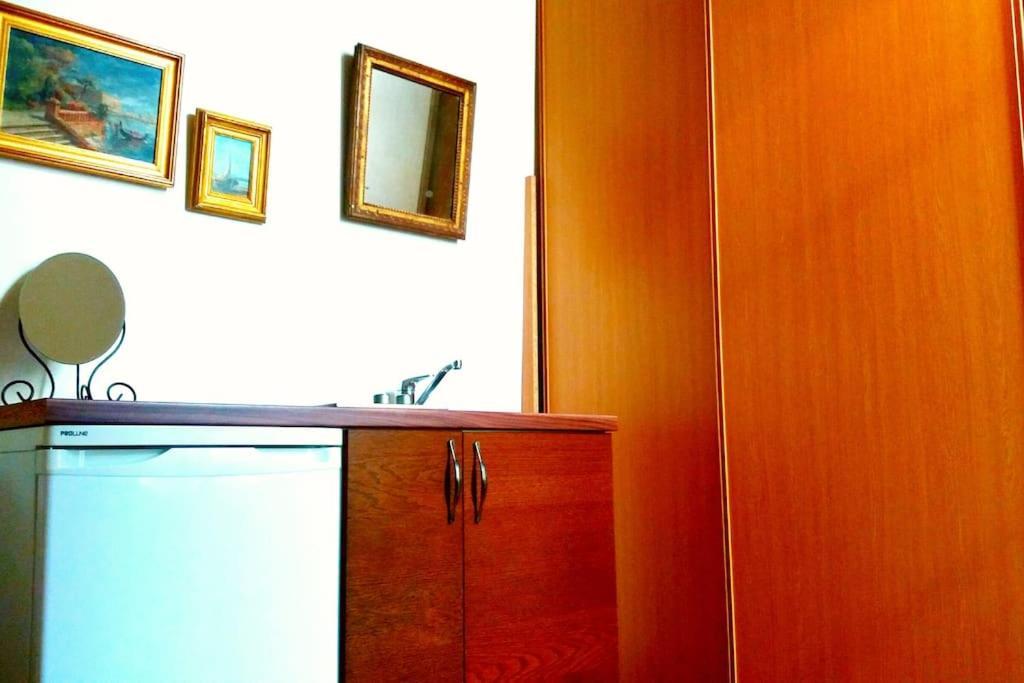 Small Luxurious Room In The Heart Of Saint Germain パリ エクステリア 写真