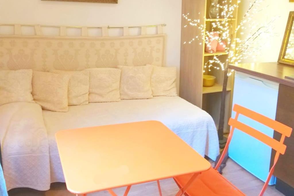 Small Luxurious Room In The Heart Of Saint Germain パリ エクステリア 写真