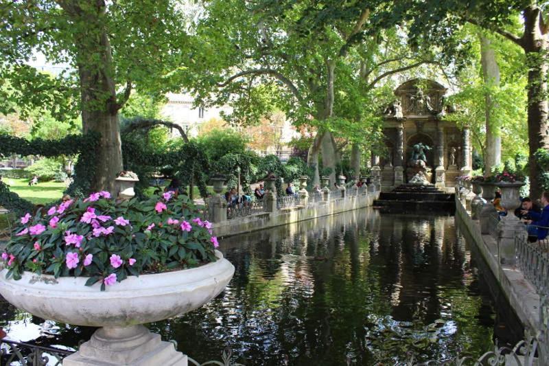 Small Luxurious Room In The Heart Of Saint Germain パリ エクステリア 写真